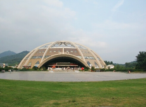 Steel dome building1
