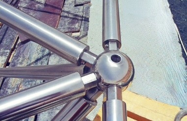 How to connect space frame accessories？