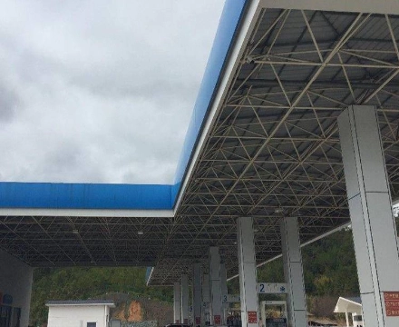 Gas station space frame installation