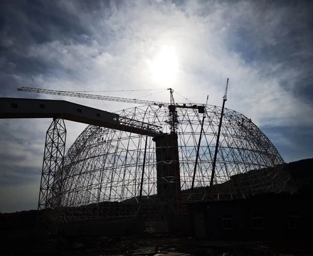 Spherical space frame construction