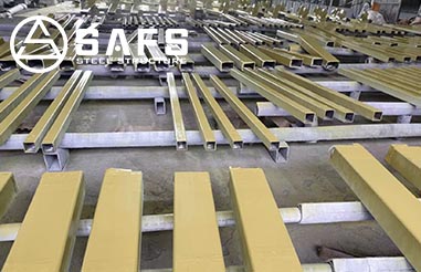 What are the structural load codes for buildings in China, the United States, and Europe?