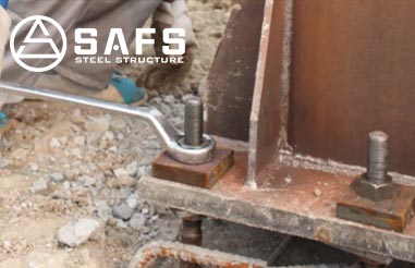 Are there any specifications regarding how tightly standard anchor bolts should be tightened?